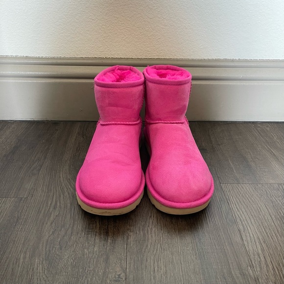 UGG Classic Mini II Boot - Picture 2 of 7